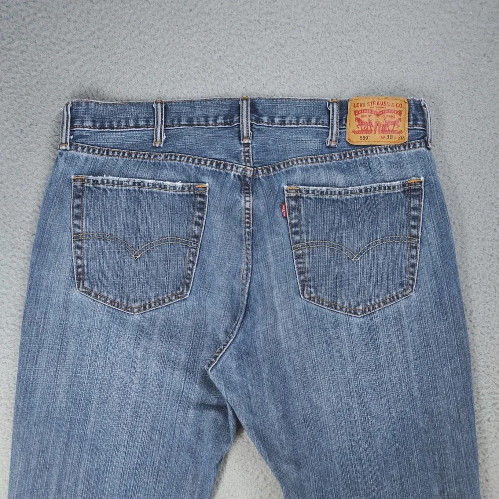 Levi's Jeans Mens 38x30 Blue Denim 559 Medium Wash Red Tab Straight Leg Mid Rise